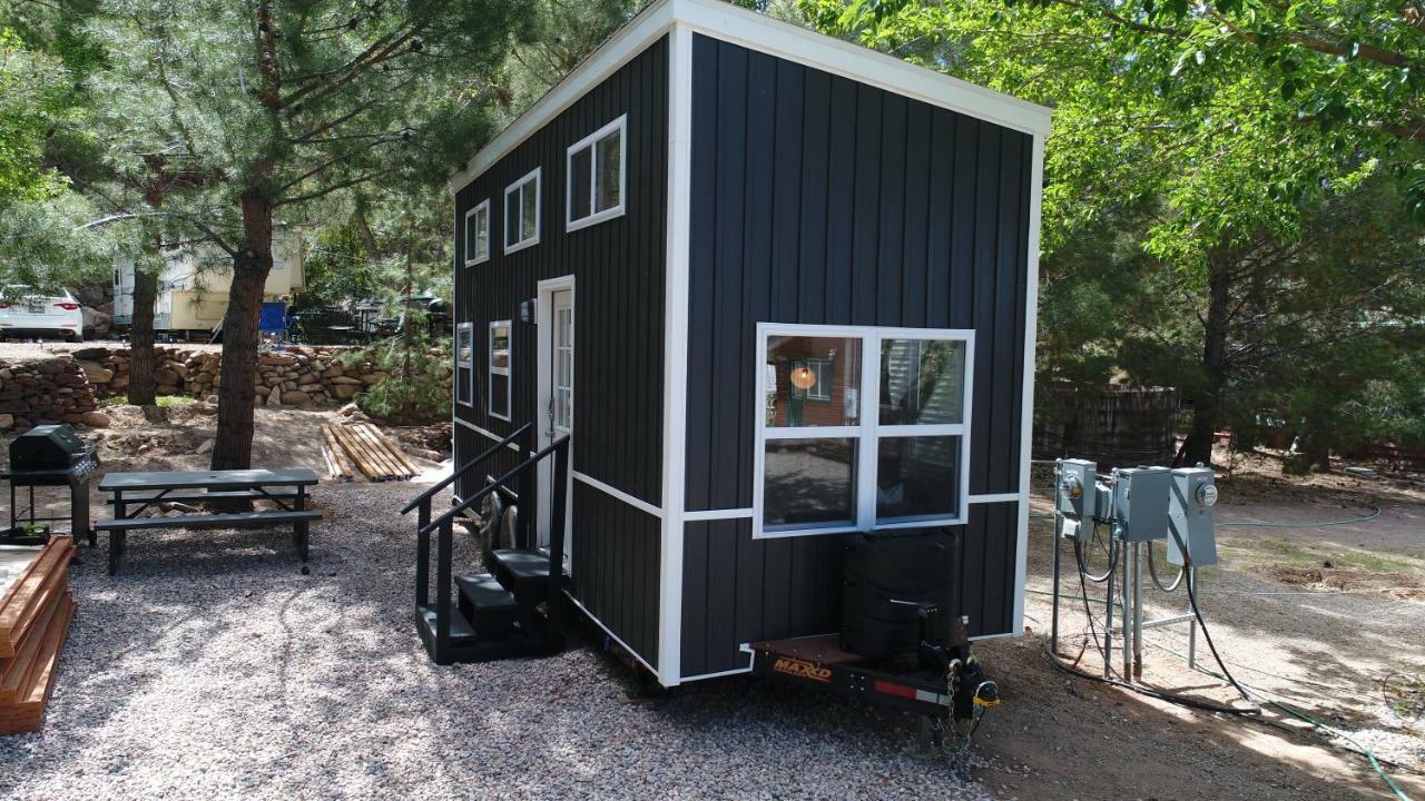 Hygge Tiny Home Hue-Gah Leeds Exterior photo