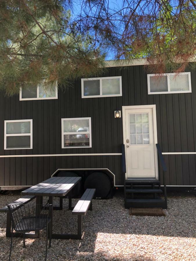 Hygge Tiny Home Hue-Gah Leeds Exterior photo